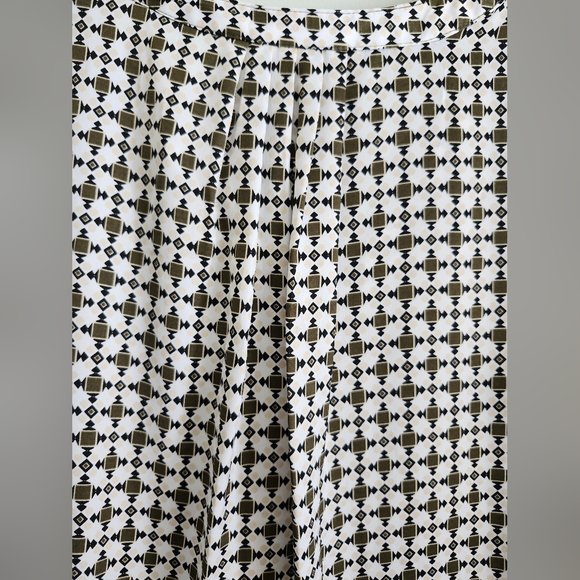 Liz Clairbone Blouse - Picture 7 of 9